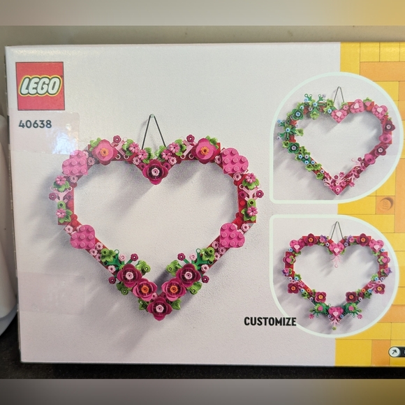 Lego Pink Heart-Shaped Floral Accessory - Picture 4 of 7